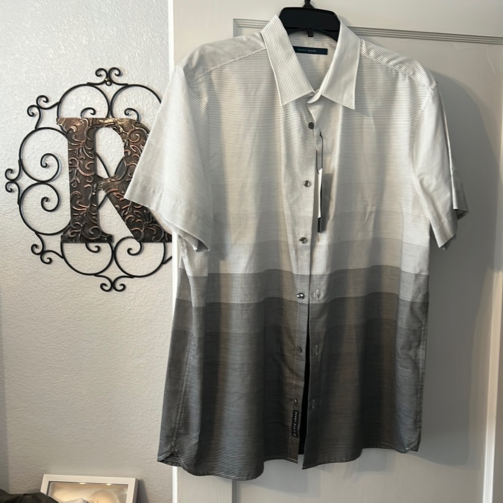 Brand new with tags Perry Ellis mens shirt.